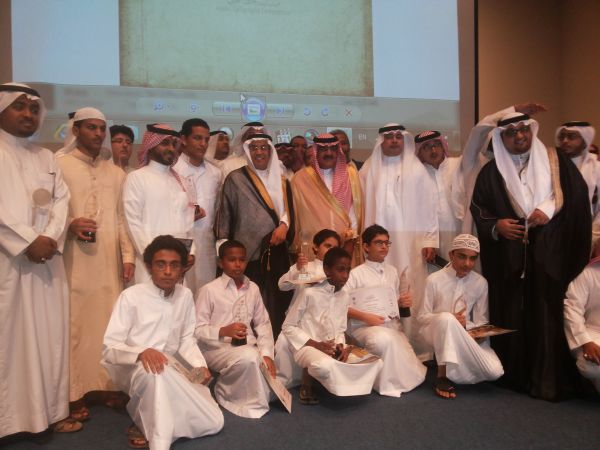 وليد  بامعس يفوز بالمركز المتميز في الخط العربي