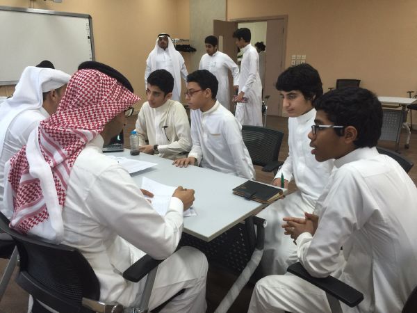 الطلاب الموهوبين بالقسم الثانوي