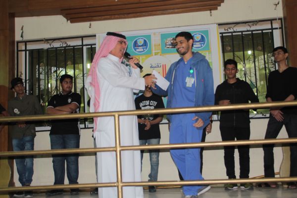 المركز الأول على جدة في مسابقة البحوث العلمية