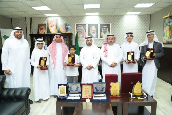 مدير مكتب النسيم يكرم أبطال الأقصى